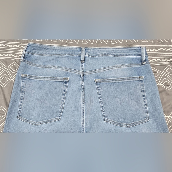 FRAME High Waisted Flare Raw Hem Jeans Size 32 - Picture 4 of 7